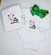 Load image into Gallery viewer, Cow theme sibling set, farm siblings, Big sister,Little sister,Sibling, Custom Embroidered Shirt with Custom Applique design,unique siblings