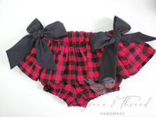 Load image into Gallery viewer, Christmas Skirt,Skirted Bloomers,Christmas outfit,Skirted christmas Bummies Bloomer,Bows,Toddler Skirt,Baby Girl Skirt,toddler,baby's first
